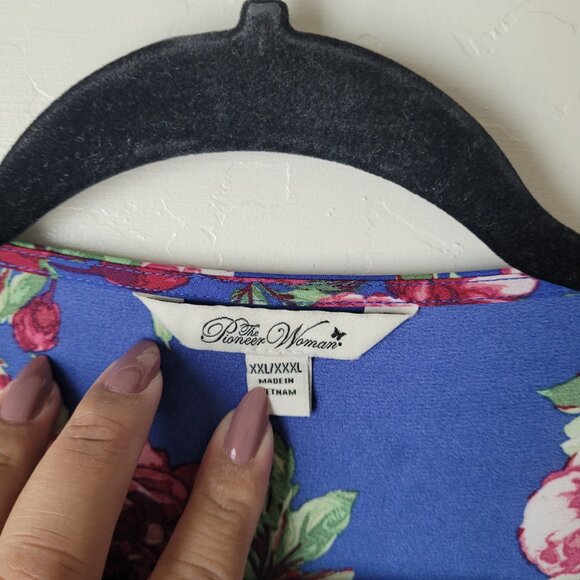 The Pioneer Women Floral Sharkbite Open Front Duster - Picture 6 of 8